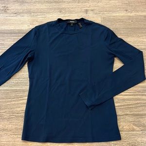 Theory long sleeved blue T-shirt